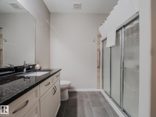 15 18343 Lessard Road, Edmonton, AB - Indoor Photo Showing Bathroom