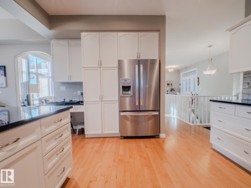 15 18343 Lessard Road, Edmonton, AB - Indoor Photo Showing Kitchen With Upgraded Kitchen
