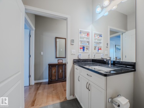 15 18343 Lessard Road, Edmonton, AB - Indoor Photo Showing Bathroom