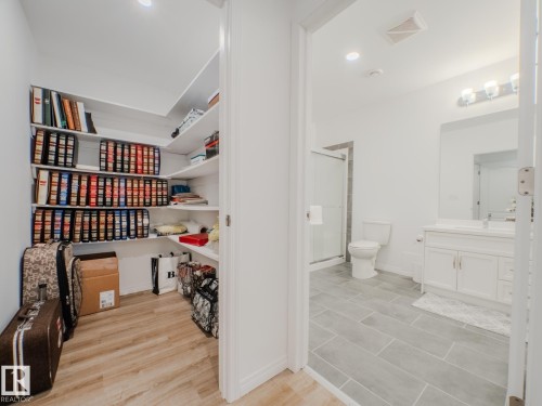 15 18343 Lessard Road, Edmonton, AB - Indoor Photo Showing Bathroom