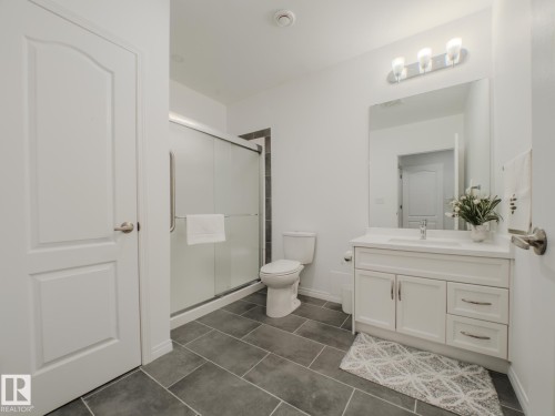 15 18343 Lessard Road, Edmonton, AB - Indoor Photo Showing Bathroom