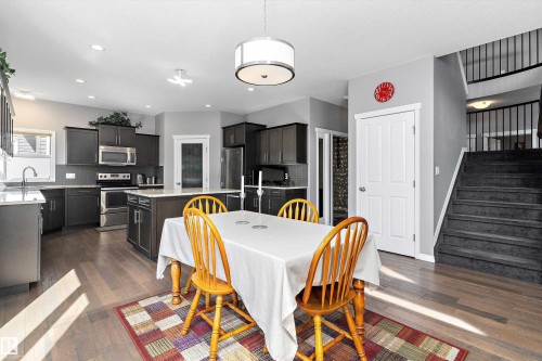 1325 Adamson Drive, Edmonton, AB - Indoor