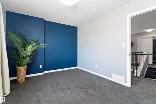 1325 Adamson Drive, Edmonton, AB - Indoor Photo Showing Other Room