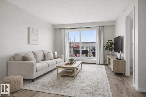 424 5515 7 Avenue, Edmonton, AB - Indoor Photo Showing Living Room