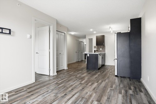 424 5515 7 Avenue, Edmonton, AB - Indoor Photo Showing Kitchen