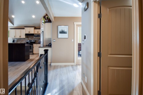 62 Linkside Boulevard, Spruce Grove, AB - Indoor Photo Showing Kitchen