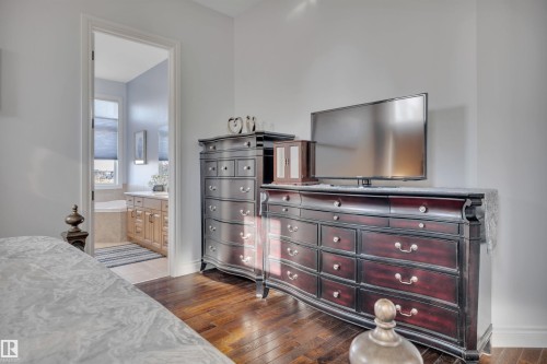 99 Shores Drive, Leduc, AB - Indoor Photo Showing Bedroom