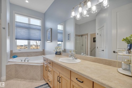 99 Shores Drive, Leduc, AB - Indoor Photo Showing Bathroom