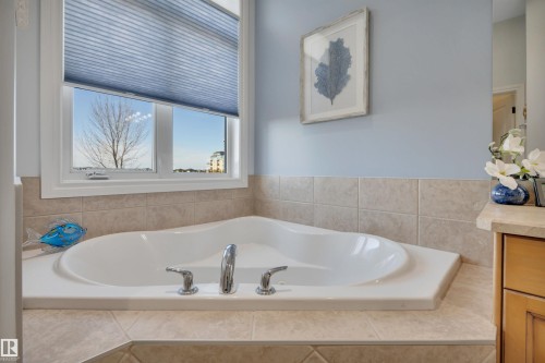 99 Shores Drive, Leduc, AB - Indoor Photo Showing Bathroom