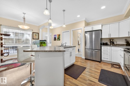58 7293 South Terwillegar Drive, Edmonton, AB - Indoor Photo Showing Kitchen With Upgraded Kitchen