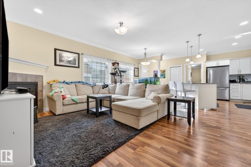 58 7293 South Terwillegar Drive, Edmonton, AB - Indoor Photo Showing Living Room