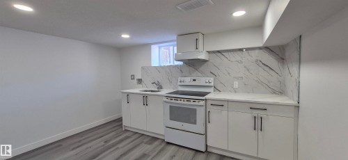 12746 116 Street, Edmonton, AB - Indoor Photo Showing Kitchen