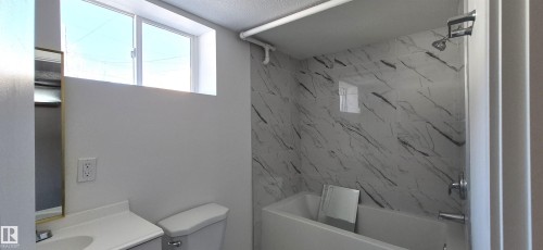 12746 116 Street, Edmonton, AB - Indoor Photo Showing Bathroom