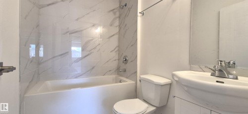 12746 116 Street, Edmonton, AB - Indoor Photo Showing Bathroom