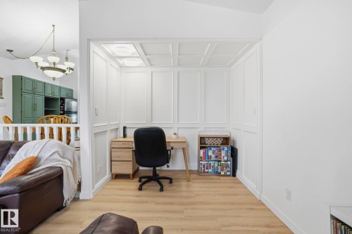 10703 31 Street, Edmonton, AB - Indoor