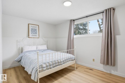 10703 31 Street, Edmonton, AB - Indoor Photo Showing Bedroom