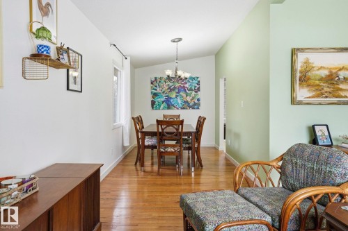 10703 31 Street, Edmonton, AB - Indoor Photo Showing Dining Room