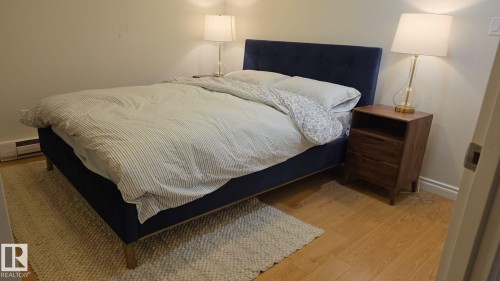 6511 95 Avenue, Edmonton, AB - Indoor Photo Showing Bedroom