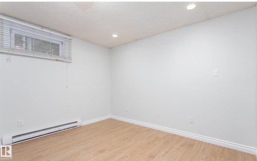 6511 95 Avenue, Edmonton, AB - Indoor Photo Showing Other Room
