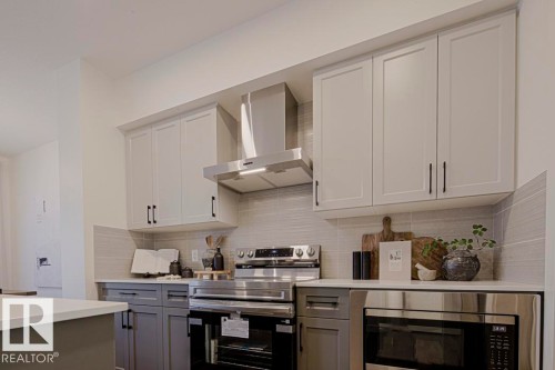 4178 Kinglet Drive, Edmonton, AB - Indoor Photo Showing Kitchen