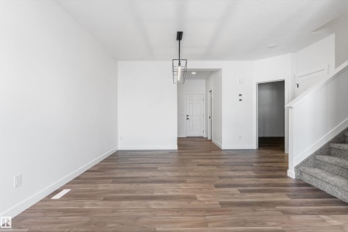 19312 29 Avenue, Edmonton, AB - Indoor Photo Showing Other Room