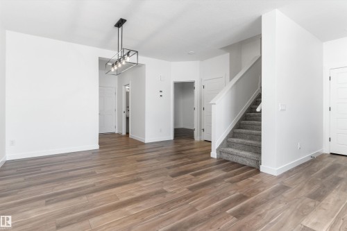 19312 29 Avenue, Edmonton, AB - Indoor Photo Showing Other Room