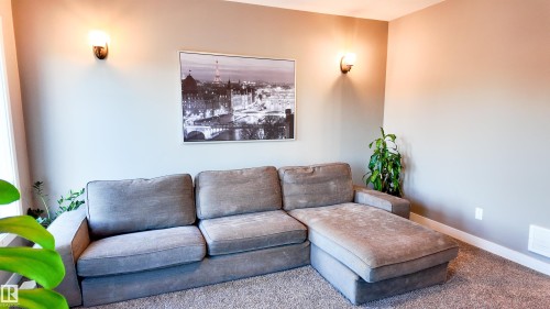 10 Moberg Close, Leduc, AB - Indoor Photo Showing Living Room