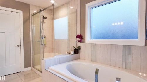 10 Moberg Close, Leduc, AB - Indoor Photo Showing Bathroom