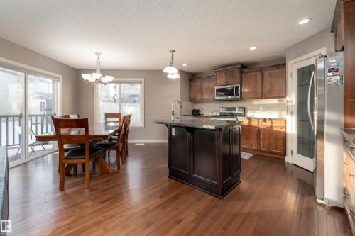 6811 19 Avenue, Edmonton, AB - Indoor