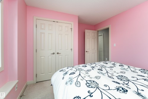 6811 19 Avenue, Edmonton, AB - Indoor Photo Showing Bedroom
