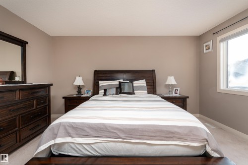 6811 19 Avenue, Edmonton, AB - Indoor Photo Showing Bedroom