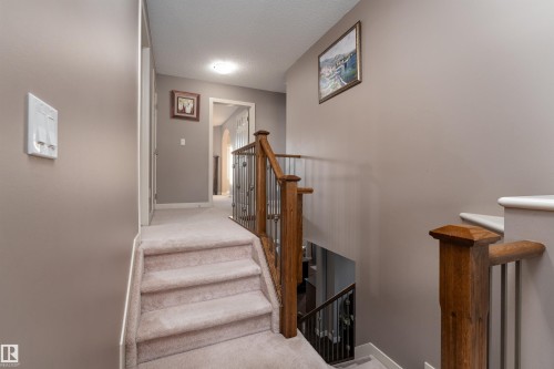 6811 19 Avenue, Edmonton, AB - Indoor Photo Showing Other Room