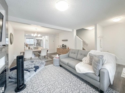 1270 Rosenthal Boulevard, Edmonton, AB - Indoor Photo Showing Living Room