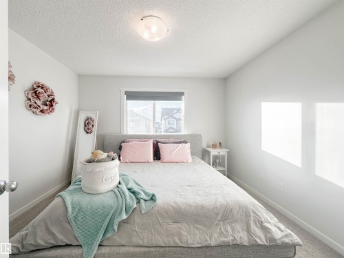 1270 Rosenthal Boulevard, Edmonton, AB - Indoor Photo Showing Bedroom
