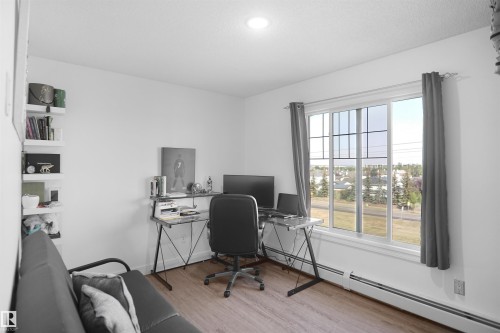 403 15211 139 Street, Edmonton, AB - Indoor Photo Showing Office