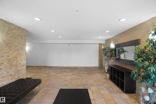 403 15211 139 Street, Edmonton, AB - Indoor Photo Showing Other Room