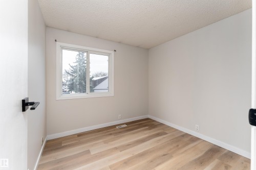 2909 139 Avenue, Edmonton, AB - Indoor Photo Showing Other Room