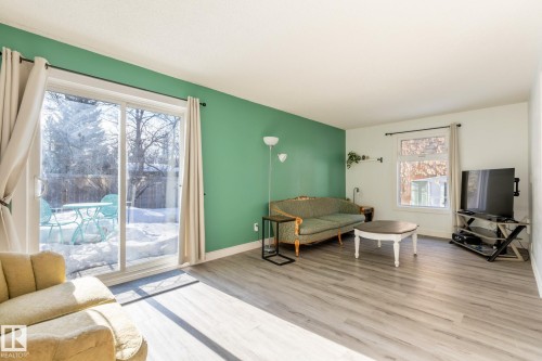 19 Greenfield Estates, St. Albert, AB - Indoor Photo Showing Living Room