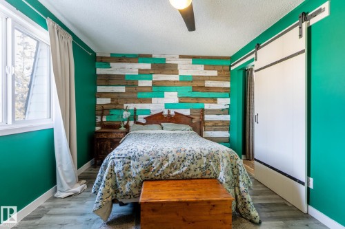 19 Greenfield Estates, St. Albert, AB - Indoor Photo Showing Bedroom