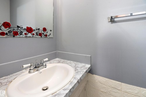 Bathroom with vanity - 15C Callingwood Crest, Edmonton, AB - Indoor Photo Showing Bathroom