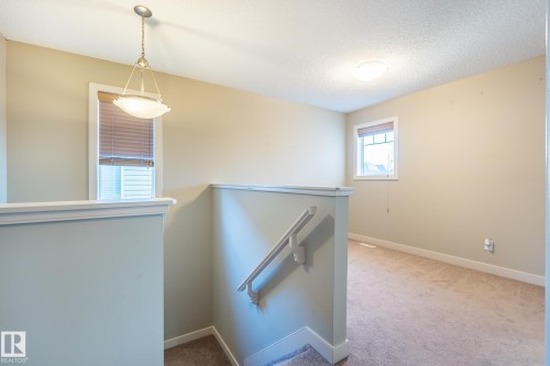 1692 Cunningham Way, Edmonton, AB - Indoor Photo Showing Other Room