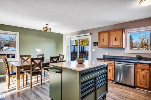 8612 33 Avenue Nw, Edmonton, AB - Indoor