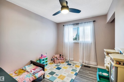 8612 33 Avenue Nw, Edmonton, AB - Indoor