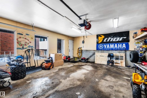 8612 33 Avenue Nw, Edmonton, AB - Indoor Photo Showing Garage