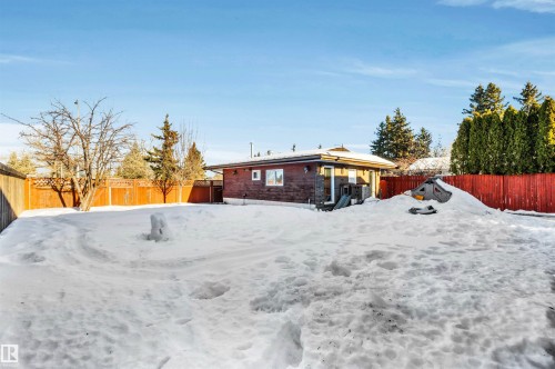 8612 33 Avenue Nw, Edmonton, AB - Outdoor
