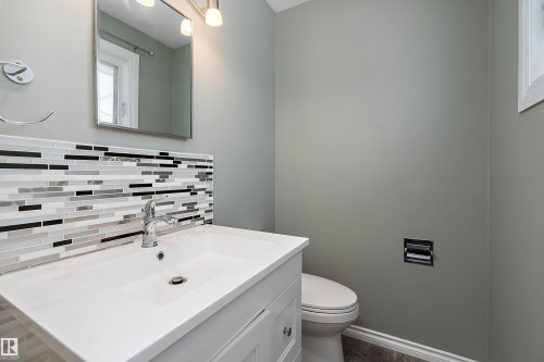10 Wild Hay Drive, Devon, AB - Indoor Photo Showing Bathroom