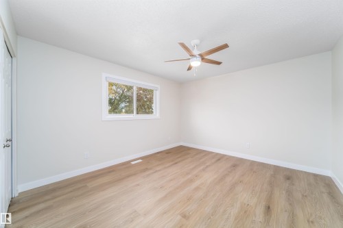 7115 12 Avenue, Edmonton, AB - Indoor Photo Showing Other Room