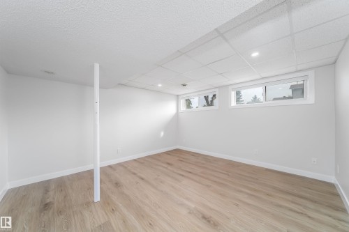 7115 12 Avenue, Edmonton, AB - Indoor Photo Showing Other Room