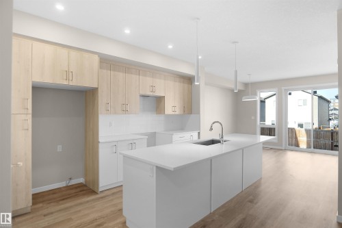 22914 95A Avenue, Edmonton, AB - Indoor Photo Showing Kitchen With Upgraded Kitchen