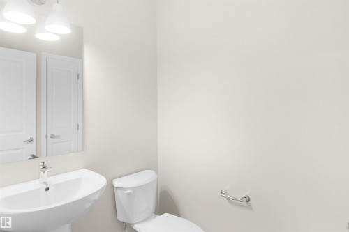 22914 95A Avenue, Edmonton, AB - Indoor Photo Showing Bathroom